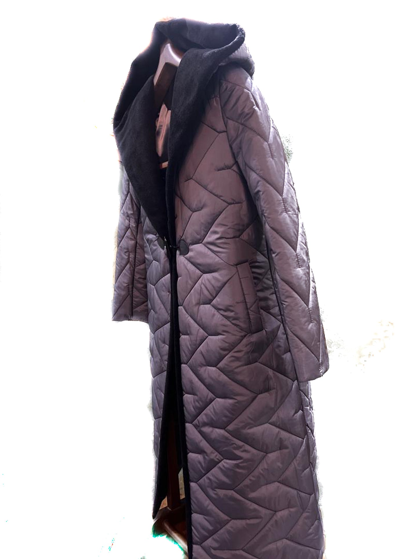 Grey jacket with hoodie and inner fur lining in cap