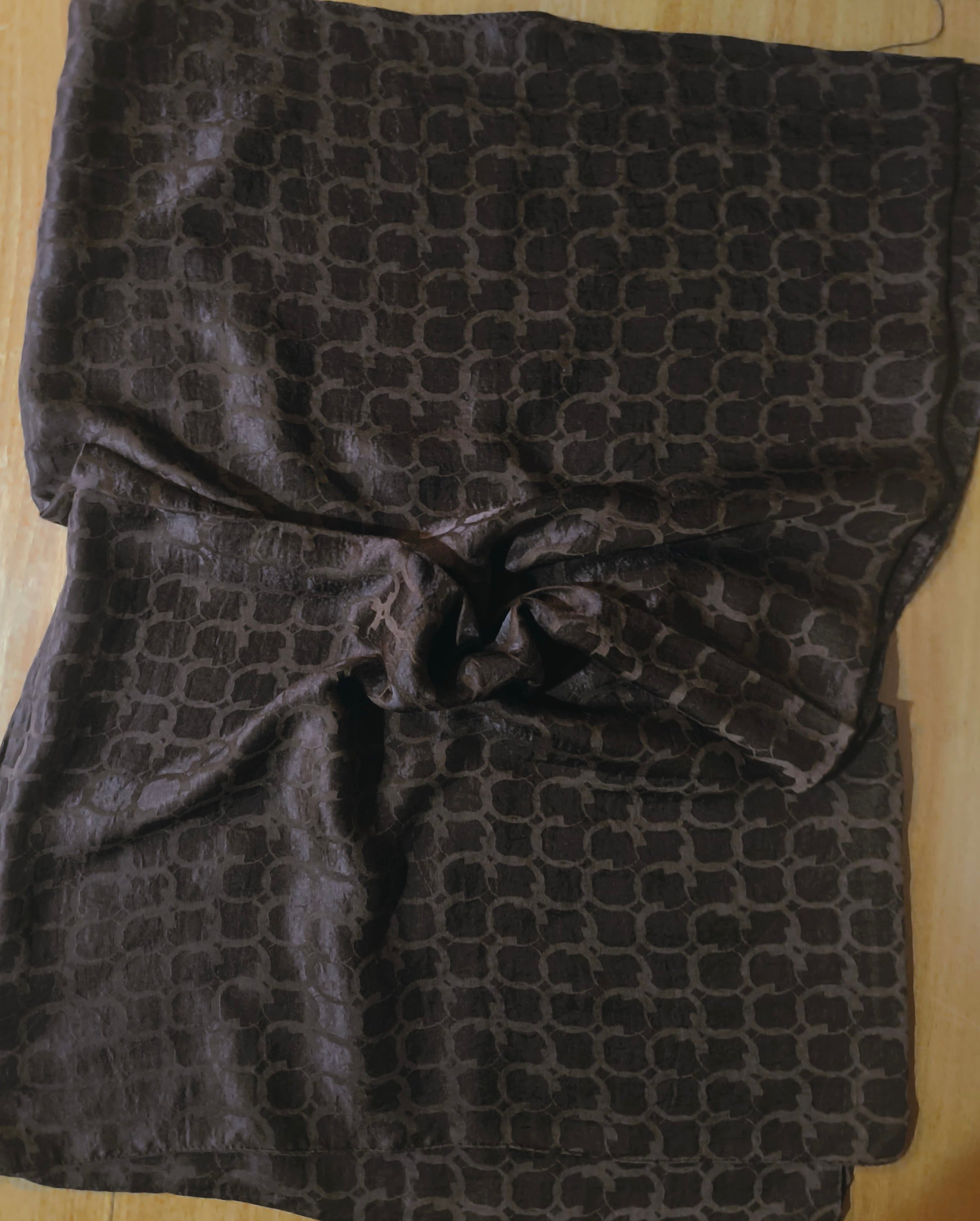 Jacquard stoles with circle design