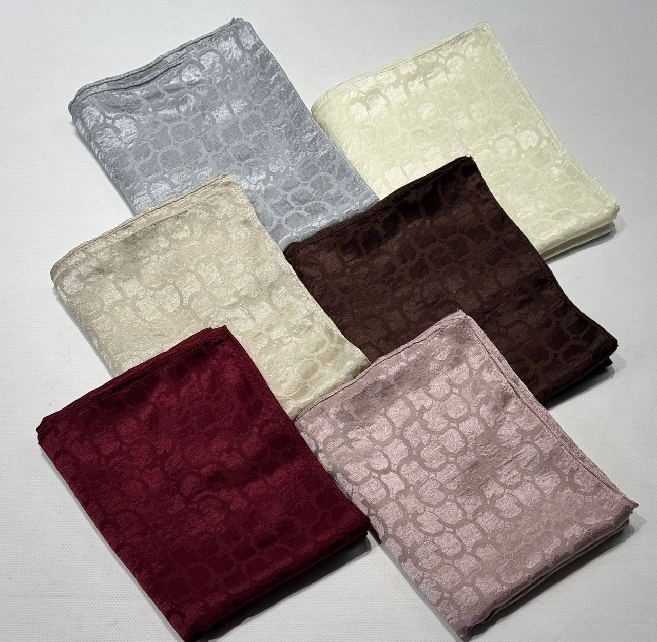 Jacquard stoles with circle design