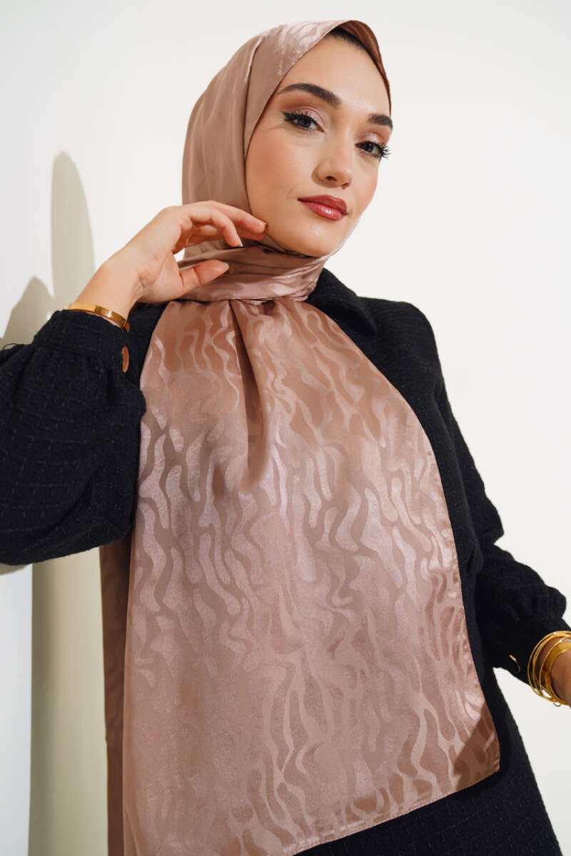 Jacquard shiny stoles