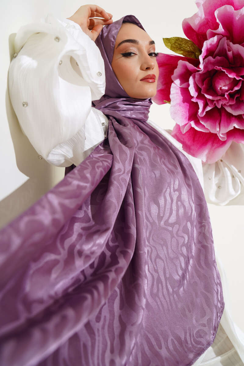 Jacquard shiny stoles