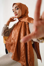 Jacquard shiny stoles