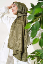 Jacquard shiny stoles