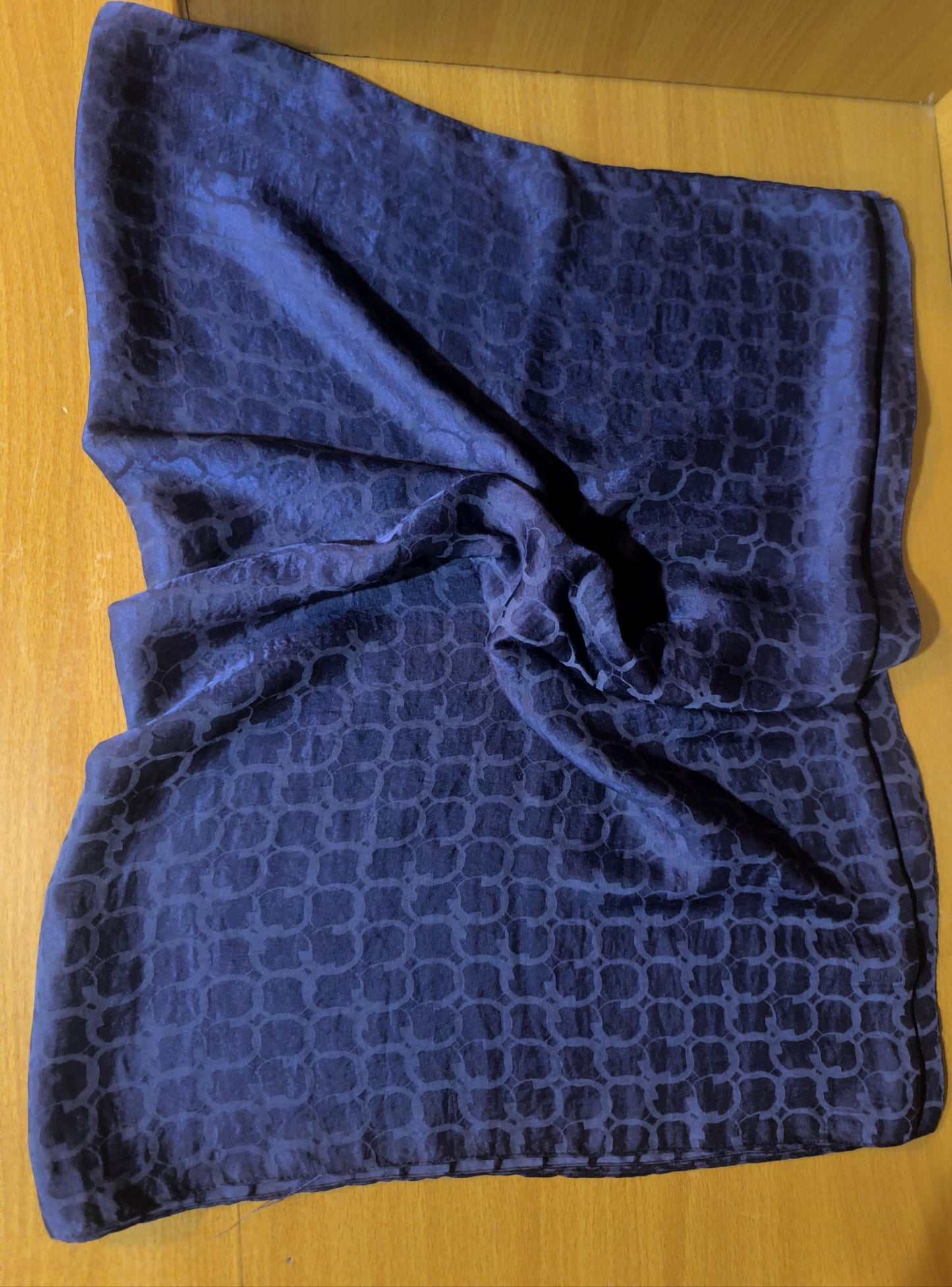 Jacquard stoles with circle design