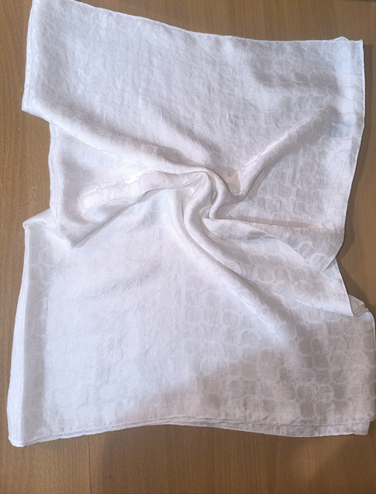 Jacquard stoles with circle design