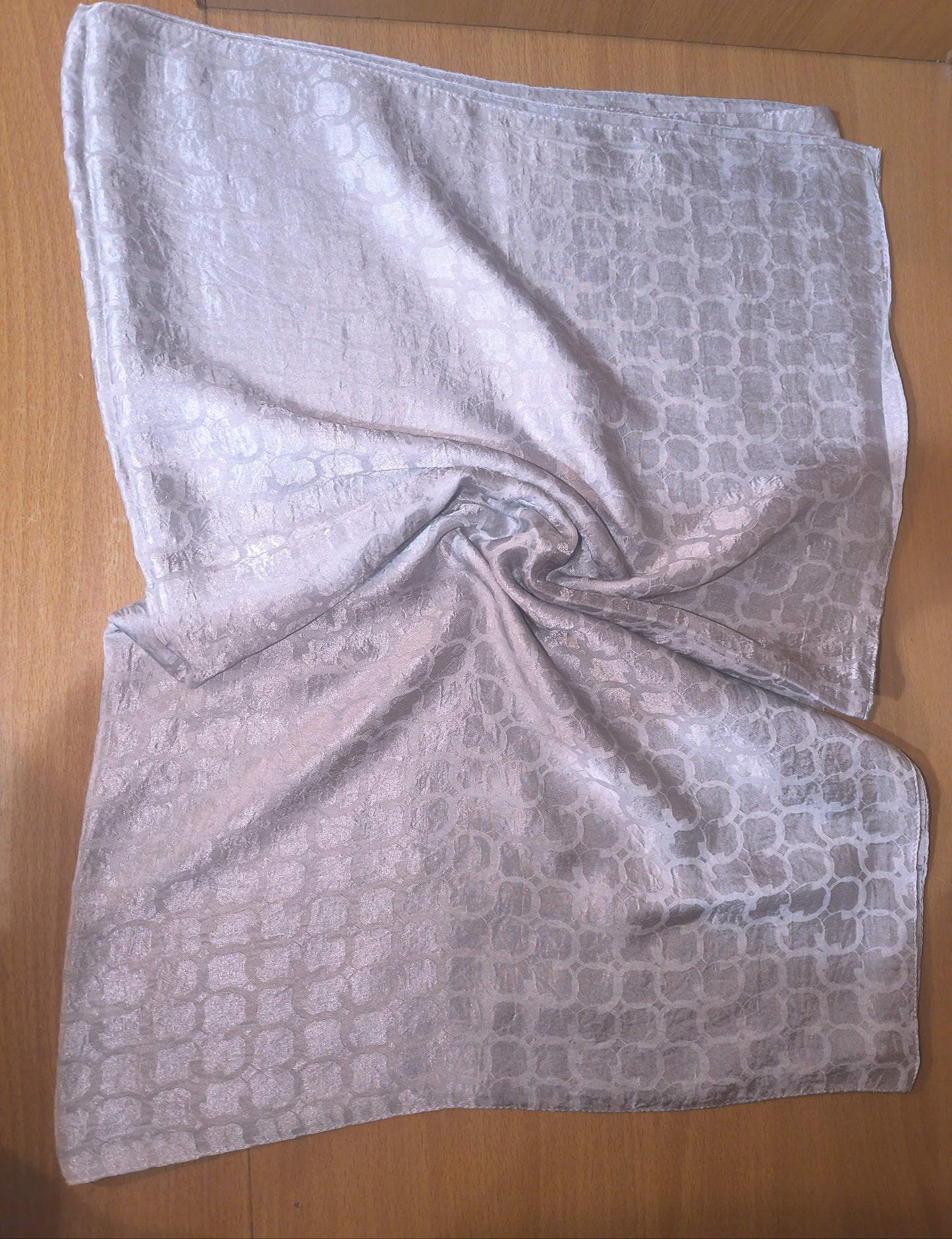 Jacquard stoles with circle design