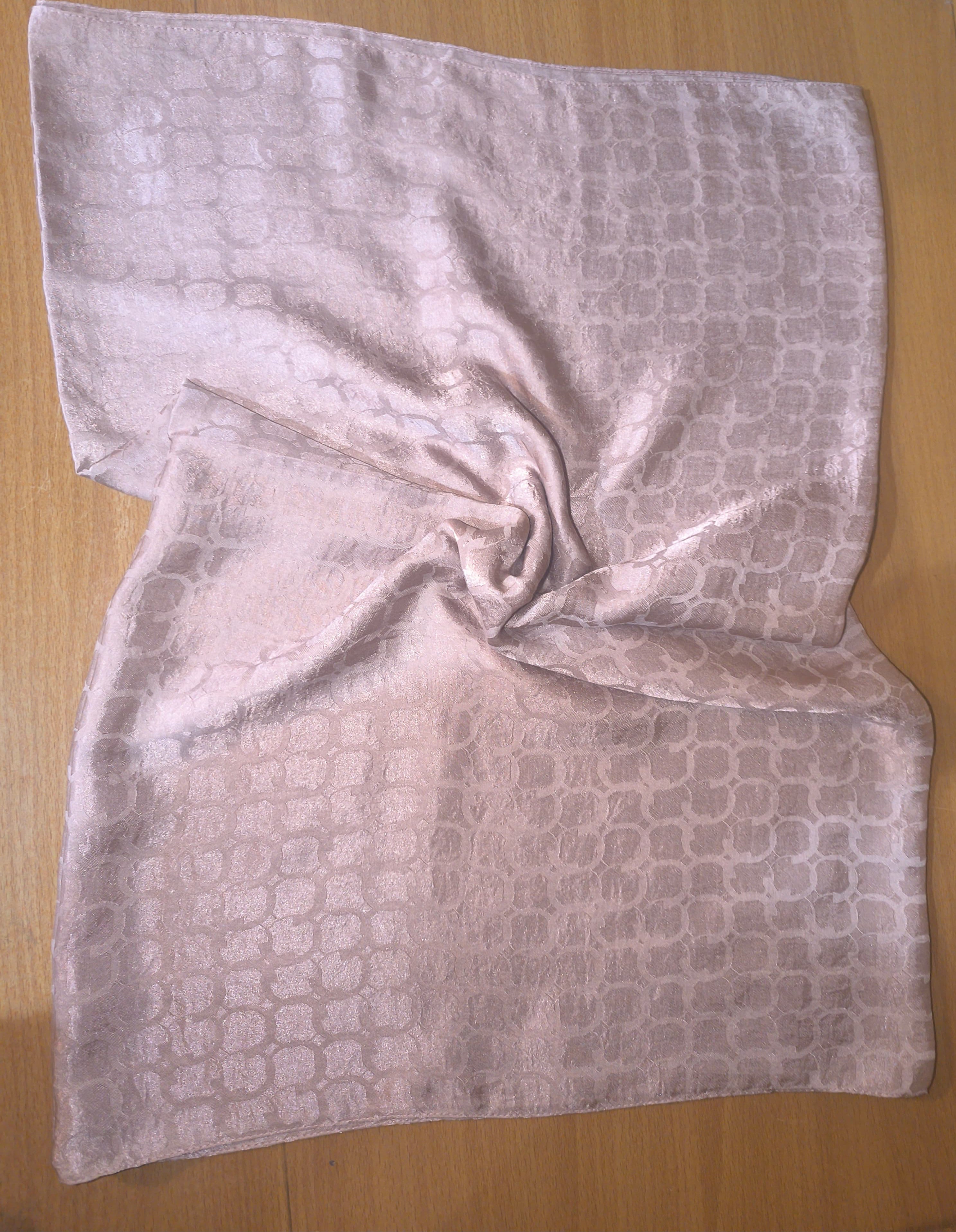 Jacquard stoles with circle design