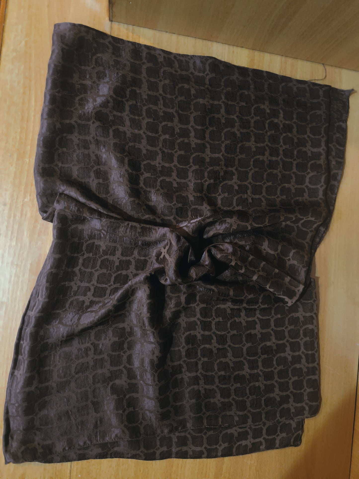 Jacquard stoles with circle design