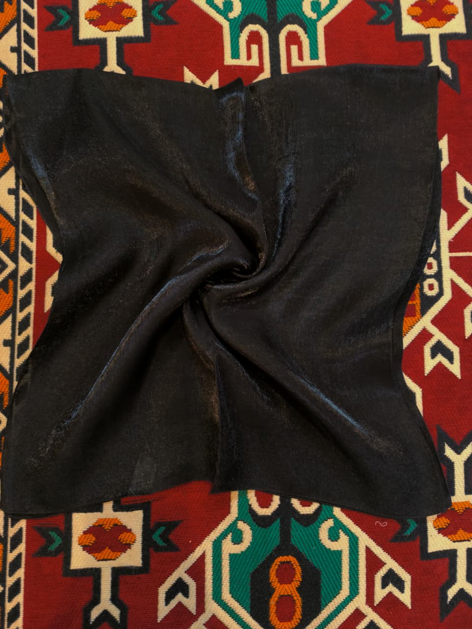 Fe Black Shiny Scarf