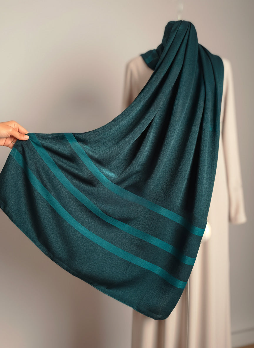 DEGRATE TULLE STOLE (#KWH-25Y7908)