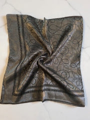 Fe Shiny scarf