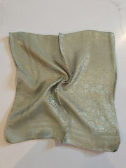 Fe Shiny scarf