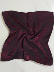 Fe Shiny Geometric Scarf