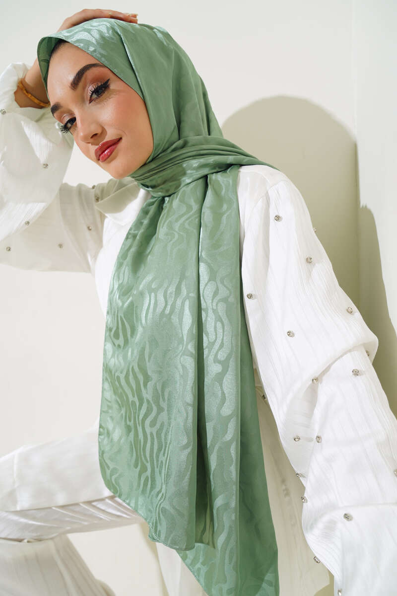 Jacquard shiny stoles