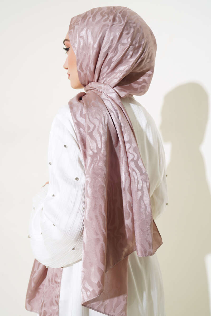 Jacquard shiny stoles