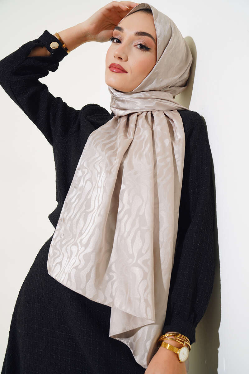 Jacquard shiny stoles